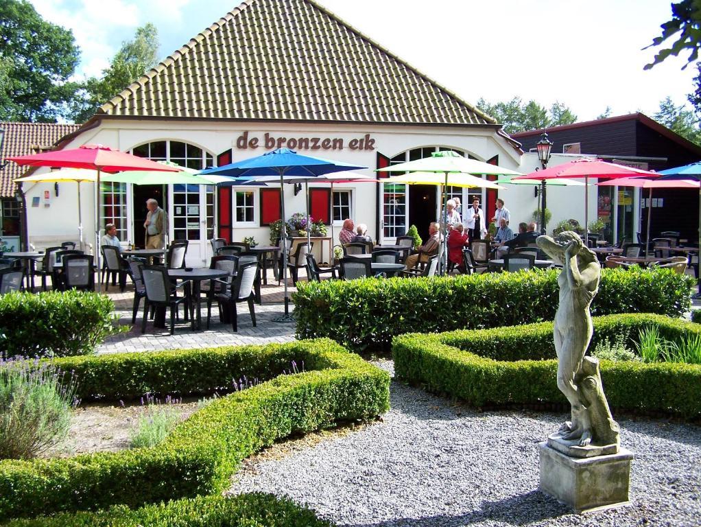 Vakantiepark De Bronzen Eik Sellingen ภายนอก รูปภาพ
