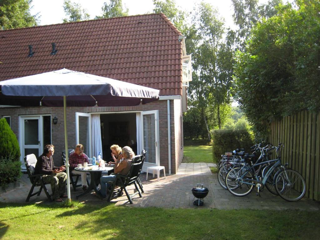 Vakantiepark De Bronzen Eik Sellingen ห้อง รูปภาพ