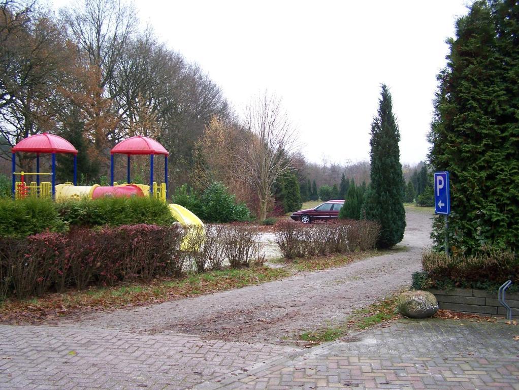Vakantiepark De Bronzen Eik Sellingen ภายนอก รูปภาพ