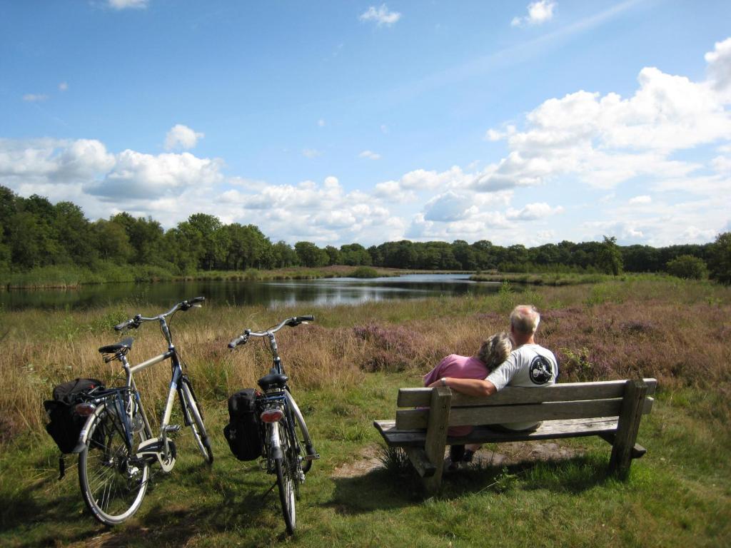 Vakantiepark De Bronzen Eik Sellingen ภายนอก รูปภาพ