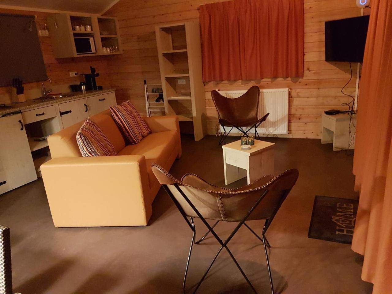Vakantiepark De Bronzen Eik Sellingen ภายนอก รูปภาพ